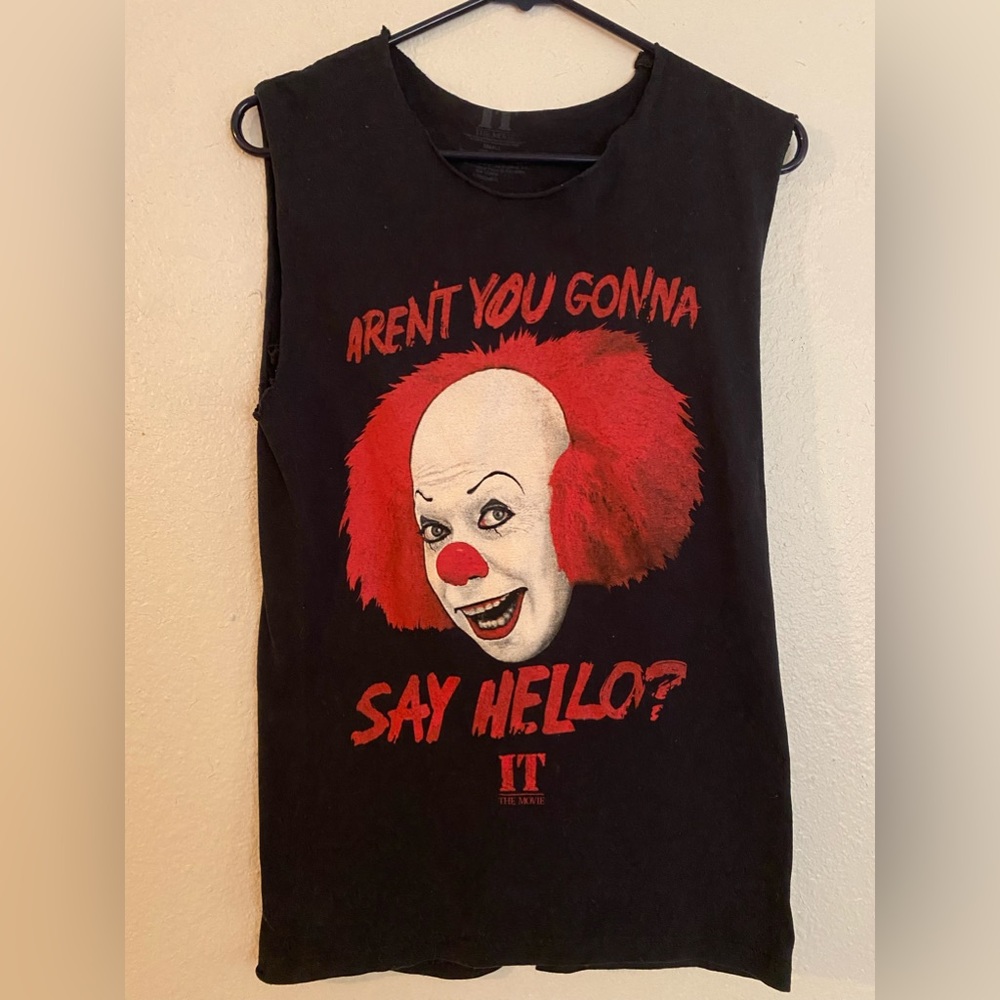 IT movie Pennywise graphic top